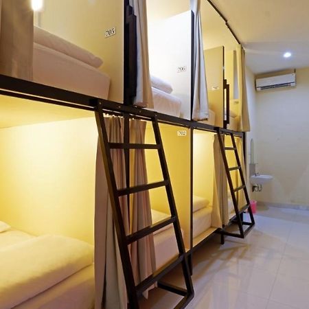 V Canggu Dormitory מראה חיצוני תמונה