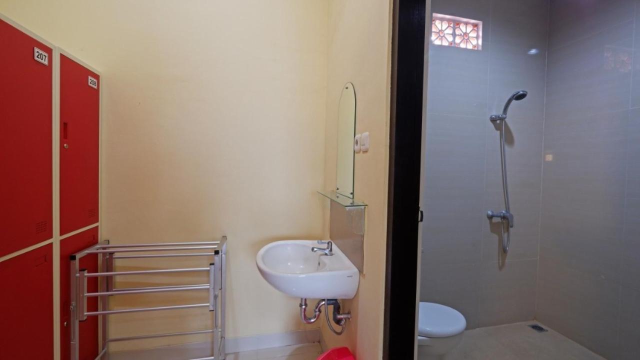 V Canggu Dormitory מראה חיצוני תמונה
